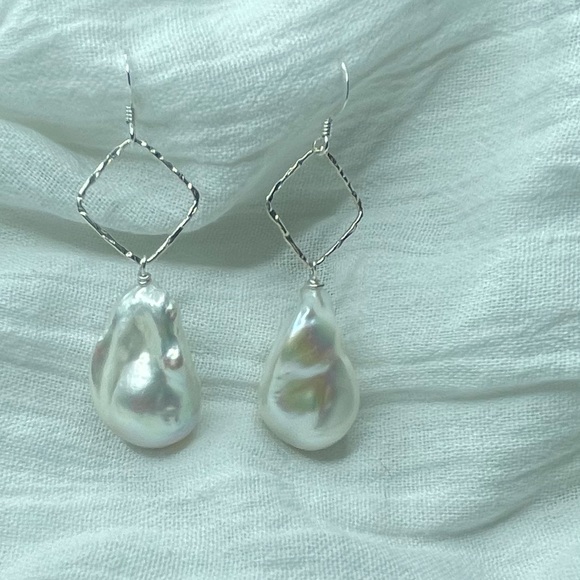 New Large White Keshi Baroque Pearl Dangle Drop Sterling Sliver Earrings - Picture 3 of 4